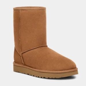 UGG Australia Classic Short ll Women’s Size 8